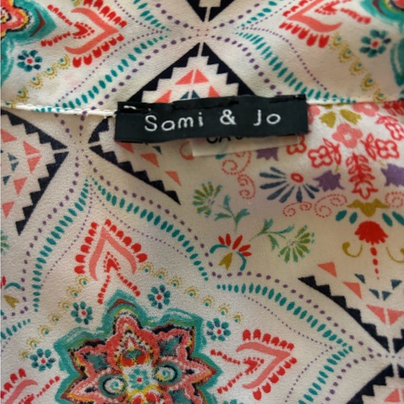 Sami & Jo Women’s summer button up blouse. - Picture 3 of 7
